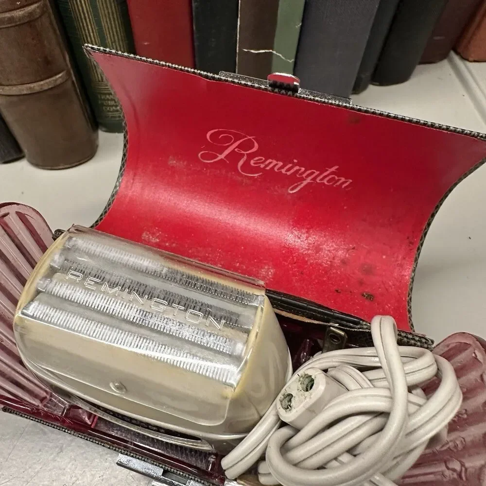 Vintage 1950's Remington Foursome Razor with Case